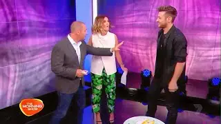 Mind Blowing Close-up Magic on LIVE TV!!