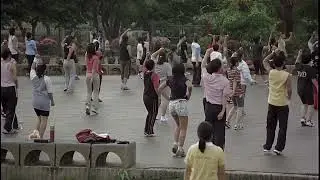 3/3 - Movement in Syndromes and a Century (Apichatpong Weerasethakul, 2006) - Film Secession
