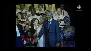 Nelson Mandela en visite à Montréal en 1990