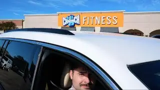 Упражнения для спины и бицепсов в фитнес-центре Crunch Fitness.