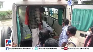 നിതിനയുടെ മൃതദേഹം മോര്&zwj;ച്ചറിയില്&zwj; നിന്ന് വീട്ടിലേക്ക് കൊണ്ടുപോകുന്നു  Nithina Murder