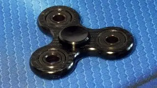 Спиннер металлический Clover black