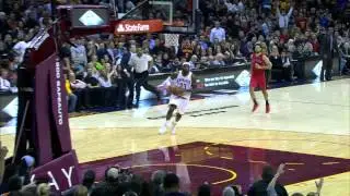 LeBron James Throws Down the Showtime Breakaway Reverse