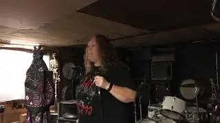 RockkinMom sings &ldquo;Celebrity Skin&rdquo; by Hole