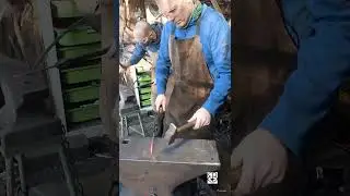 Workshop smeden. 9 mensen vrienden groep #blacksmith #handmade #forging