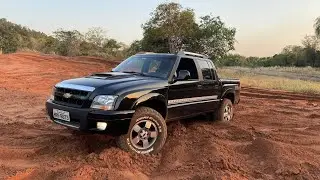S10 EXECUTIVE 4x4 !! SERÁ QUE AGUENATA O OFFROAD??