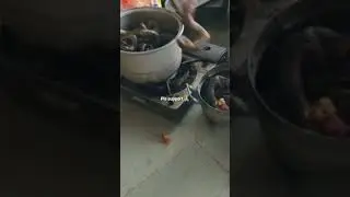 Big snake boil and cook by lady,#snake#cooking#viral#shorts,pls subscribe for more videos.