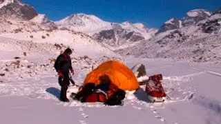 Dismantling of the camp - Akshayuk Pass 2008 expedition