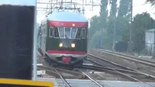 De Muizenneus (Mat'46) + Hondekop (Mat'54) komen door Station Halfweg-Zwanenburg