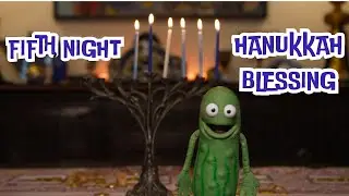 Fifth Night of Hanukkah Prayer Monty 🥒 Jewish Pickle Puppet Sings Hanukkah Blessings