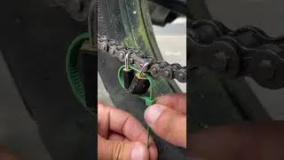 Pon un candado en la cadena de tu moto y descubre por qué #TallerMX #ConsejoMecánico #AjustePerfecto