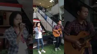 ngamen di mall