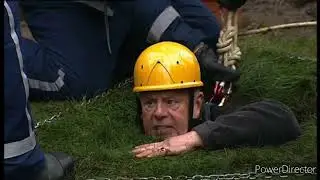 Classic Coronation Street - Fred Elliott Falls Into The Hole Of Audrey's Garden (4th April 2005*OD)