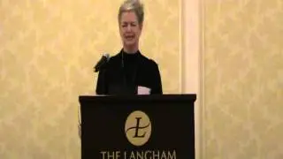 2012 Vision Awards, Linda Cargill Presents Private Sector Award