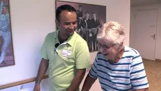 Vali Heydari - Flüchtling als Pflegehelfer