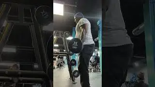 Straight Bar Curls. 80's for 10 💪🏿🔱