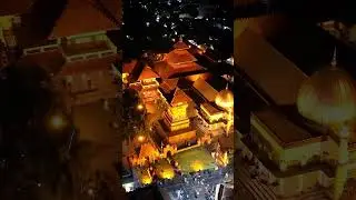 menara kudus di malam hari