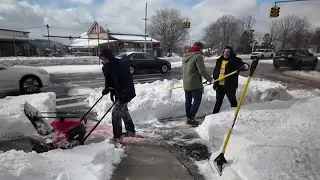 Labores de limpieza de nieve en Queens