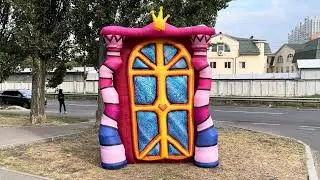 Inflatable fantasy stage decoration door with crown