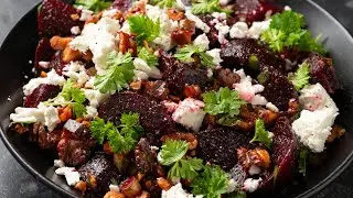 Салат из свеклы с сыром фета и грецкими орехами