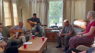 Praise and Worship - Alabanza y &Aacute;nimo
