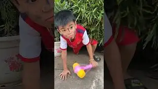 Cậu b&eacute; huỷ diệt | Little Terminator