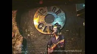 Laura Stark live at the 12 Bar Club London for Onlinetv by Rick Siegel