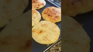 Sounds delicious 🤤 Who knows what food and where is from??? 🫓 🍛