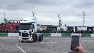 Tır taksi aynı anda drift