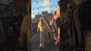 монстры выходят на Kings Island Halloween Haunt (12 октября 2025 г.)