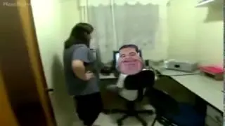A &Eacute; SO UMA REVISTINHA MAE