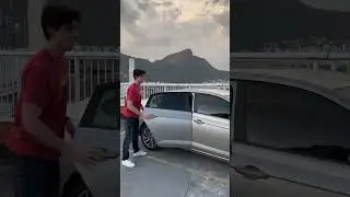 Fechando a porta do carro do meu pai