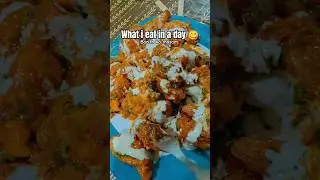 #whatieatinaday#trendingshorts#foodie #viralminivlog#yt#papd #momos#shake#chile@sakshi_vlog01