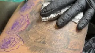Tatuaje en vivo- El Quantum gets ink