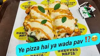 Pizza / Wada pav /  Bhukkad Mafia/ Pizza  / indian street food / Vasai