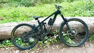 Santa Cruz MTB - Trek slash high pivot down some steeps 7.27.24