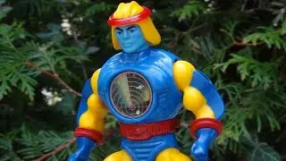 SY-KLONE spinning action! (Vintage Masters of the Universe action figure)