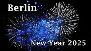BERLIN New Year Fireworks 2025 - Feuerwerk Silvester / Neujahr 2025 Berlin Skyline - 2025 年の新年 - 4K