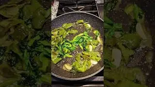 CHILAQUILES EN SALSA VERDE.