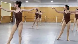 Captivating the Flexible Bodies of Girls|Group training for dance students