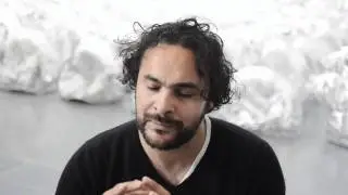 Kader Attia &uuml;ber seine Installation GHOST in den Deichtorhallen Hamburg