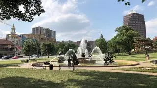 [ Country Club Plaza, Shopping Center in Kansas City, Missouri ]