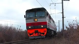 ТЭП70-0535 с туристическим поездом 
