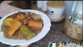 كسكسي حار🌶بمرقة حمرا بدون لحوم بالخضرافقط شتوي🌨بنوعين (نوع الاول شعير والثاني عادي) بنة خيالية👌❤🇩🇿👍