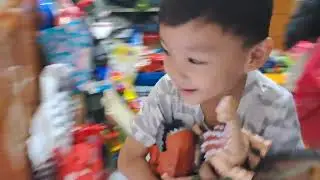 乖孫🍔超愛機器人#玩具反斗城跟麗嬰國際buy