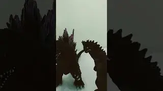 bemular is very annoying to godzilla #ultraman #tsuburaya #bandai #godzilla2000