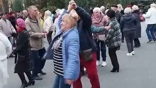 Танцуют Все!🎉 Харьков Зажигательные Танцы!💥 Kharkiv Super Disco Dance!🎉