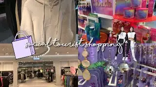 SOCIAL TOURIST SHOPPING! 🛍️