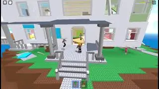 Running Through Manic Mansion - Natural Disaster Survival
