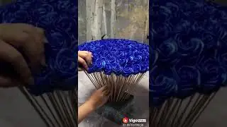 Making blue rose Bouquet